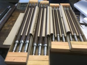 Shipping boxes for folder rollers